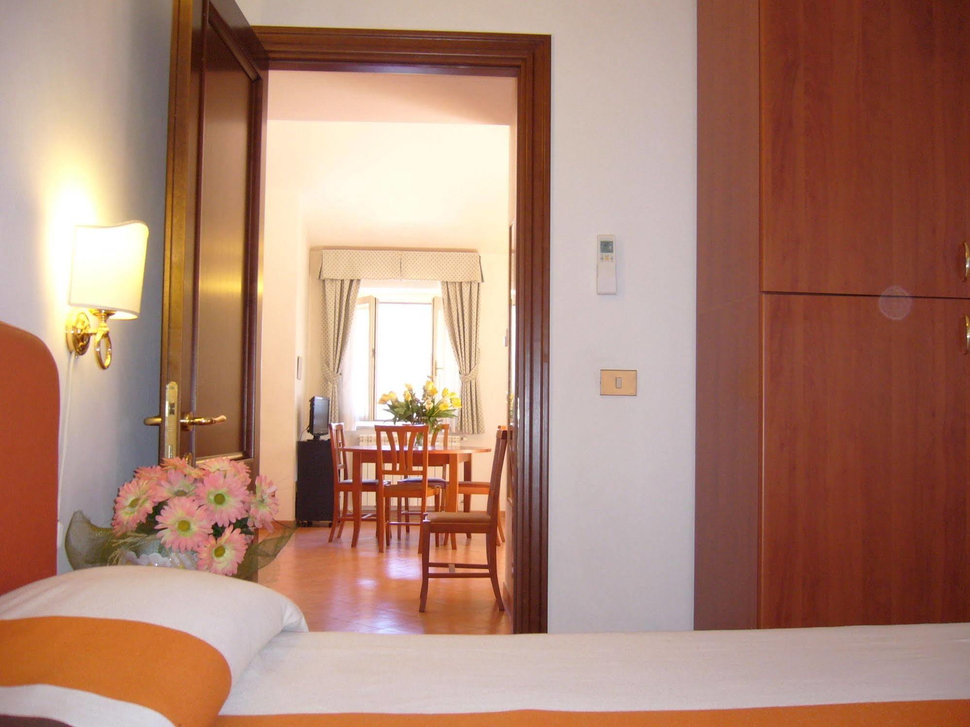 Hotel San Pietro La Corte Roma